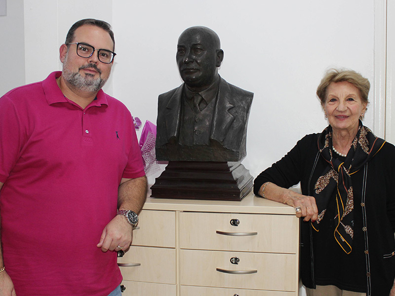 Santa Casa de Pontal recebe familiares de primeiro provedor