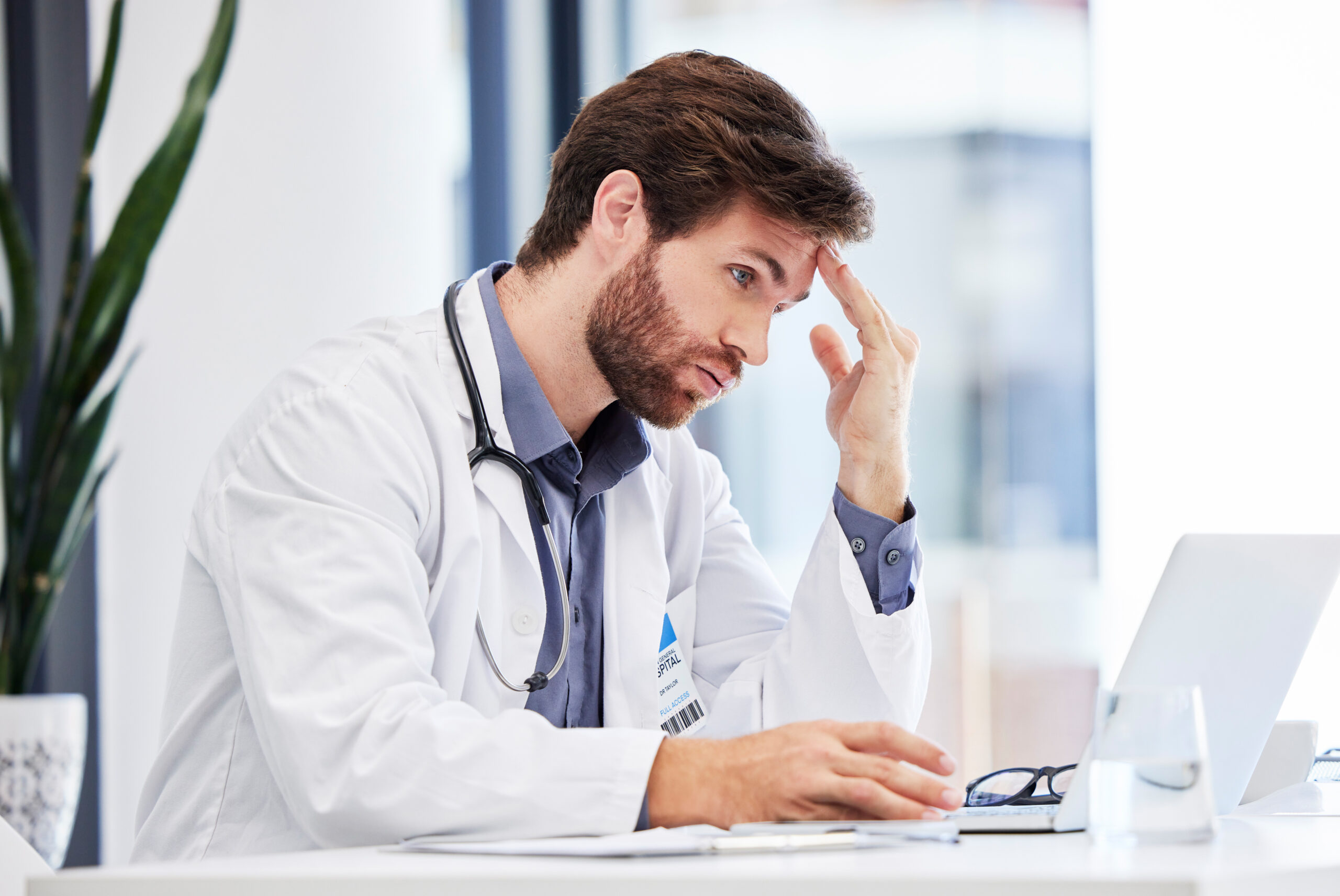 Erros médicos: a importância da transparência e da responsabilização