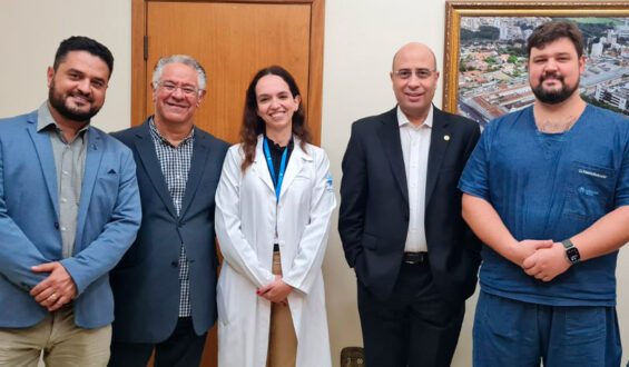 Deputado Oséias de Madureira visita Santa Casa de São Carlos
