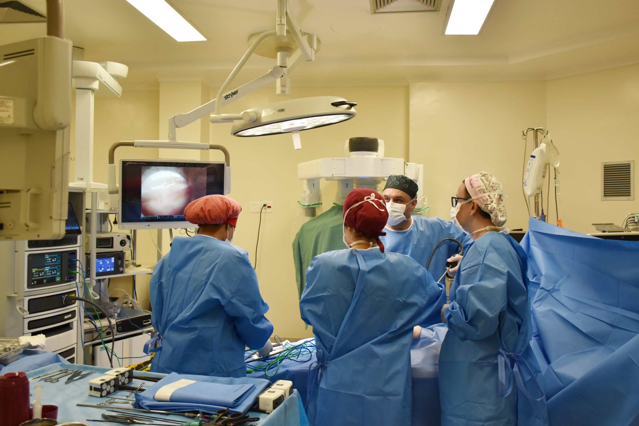 Santa Casa de Porto Alegre realiza primeira cirurgia robótica em bebê 