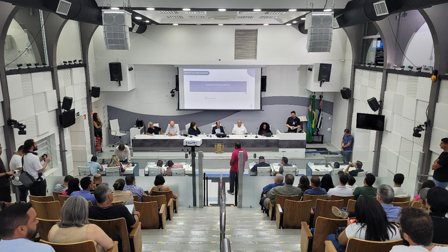 Hospital São Vicente apresenta dados financeiros e assistenciais na Câmara de Vereadores