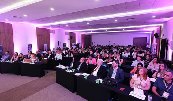 9º ConSindhosfil debate sobre inovação, IA e saúde mental