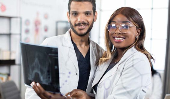 Ministério da Saúde oferece incentivos a programas de residências