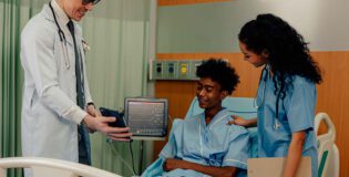 Ministério da Saúde firma parceria para primeiro hospital inteligente do SUS