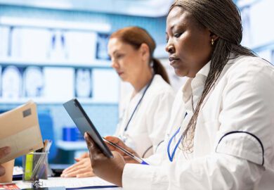 SUS enfrenta riscos com digitalização sem transparência